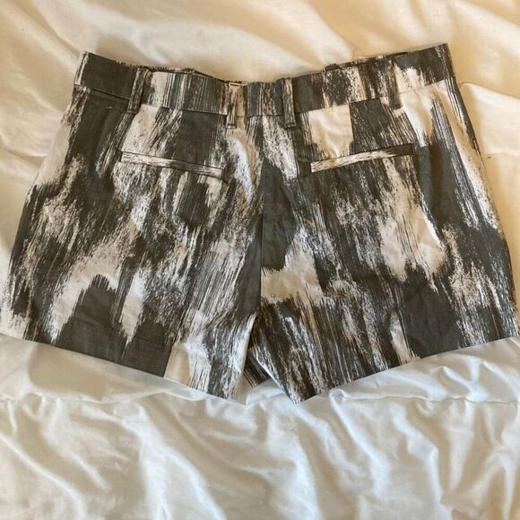 Khakis by Gap‎ shorts size 0 (E8) - Picture 2 of 6